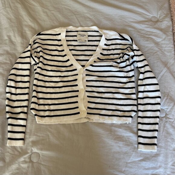 Abercrombie & Fitch Cropped Sweater - Picture 4 of 7
